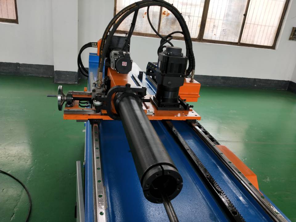 pipe bending machine