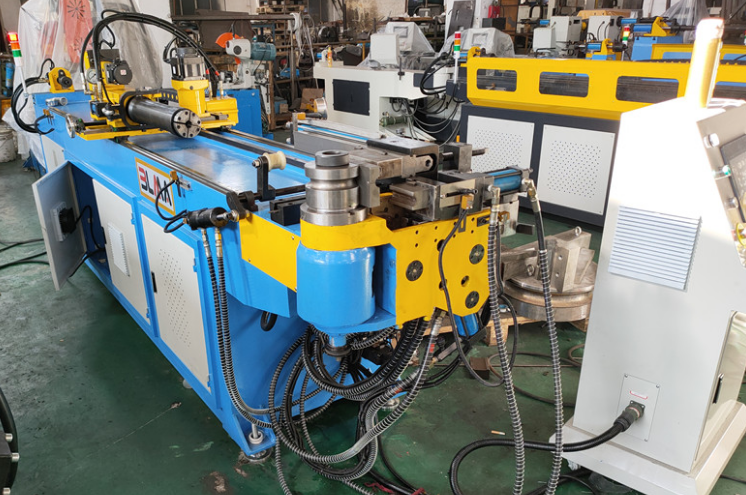 tube and pipe bender tube and pipe bender