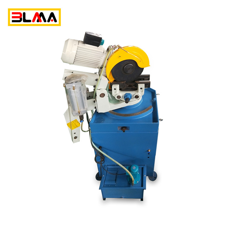 Pneumatic pipe cutting machine