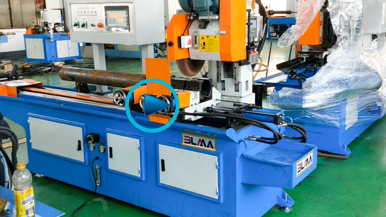 CNC pipe cutting machine